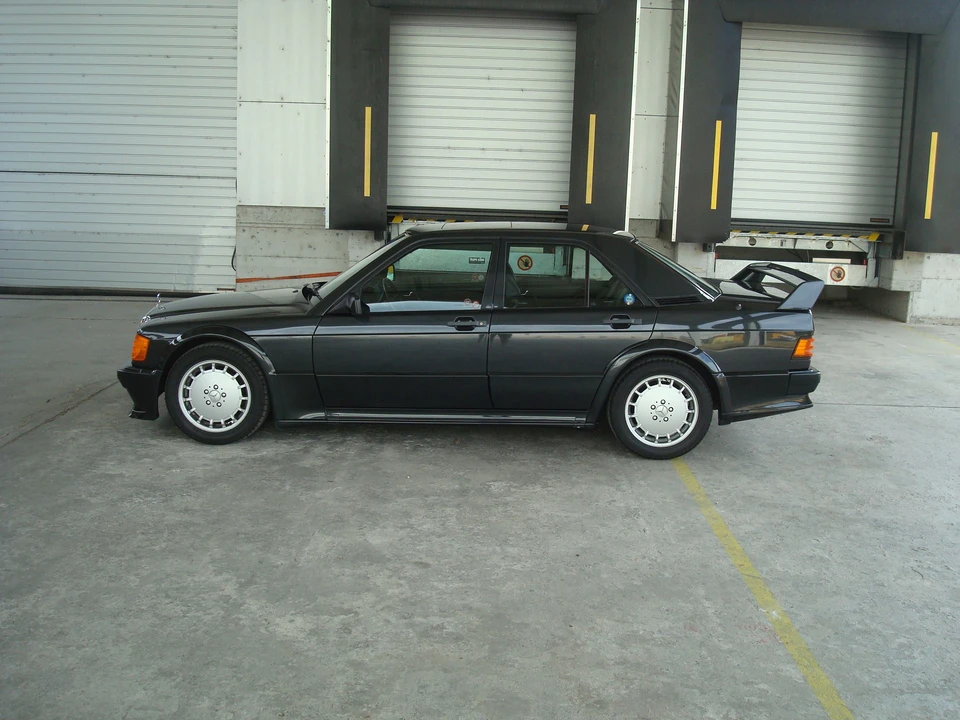 1989 Mercedes-Benz 190E 2.5-16 Evolution - Image 4 of 18