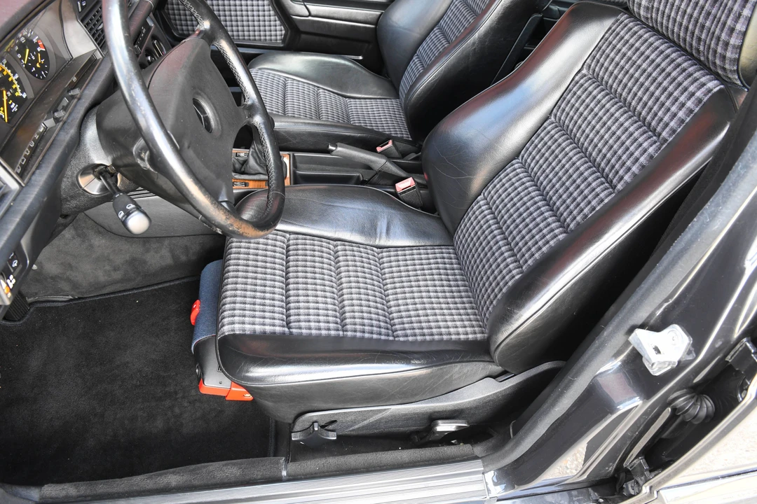 1989 Mercedes-Benz 190E 2.5-16 Evolution - Image 2 of 31