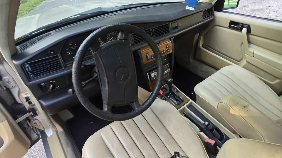 1989 Mercedes-Benz 190E - Image 7 of 11
