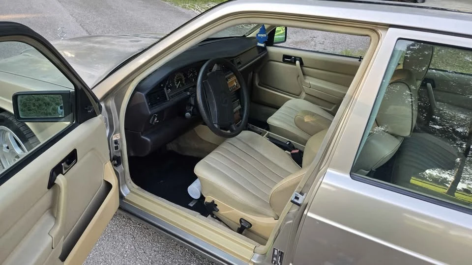 1989 Mercedes-Benz 190E - Image 6 of 11