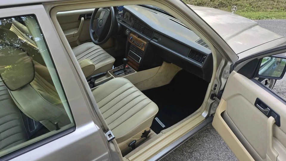 1989 Mercedes-Benz 190E - Image 8 of 11