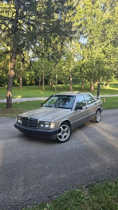 1989 Mercedes-Benz 190E - Image 3 of 11