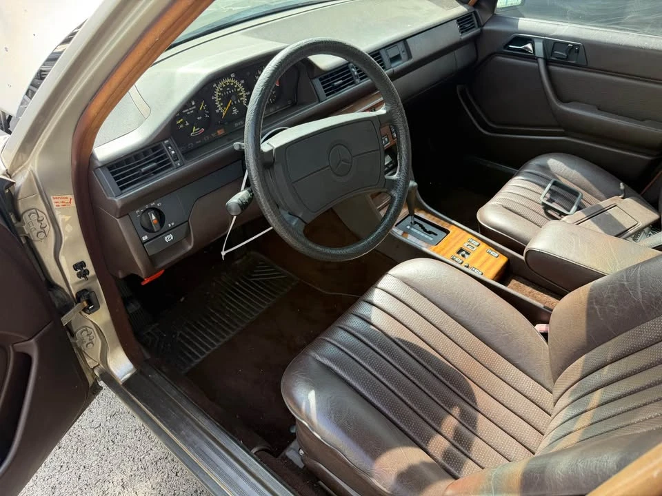 1989 Mercedes-Benz 190E - Image 5 of 8