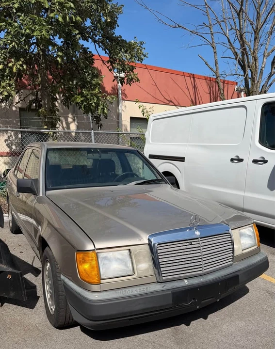 1989 Mercedes-Benz 190E - Image 2 of 8