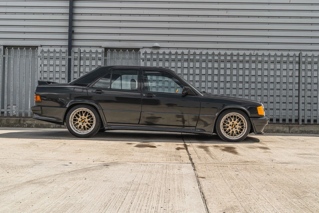 1989 Mercedes-Benz 190E 2.3-16 & 2.5-16 - Image 4 of 31
