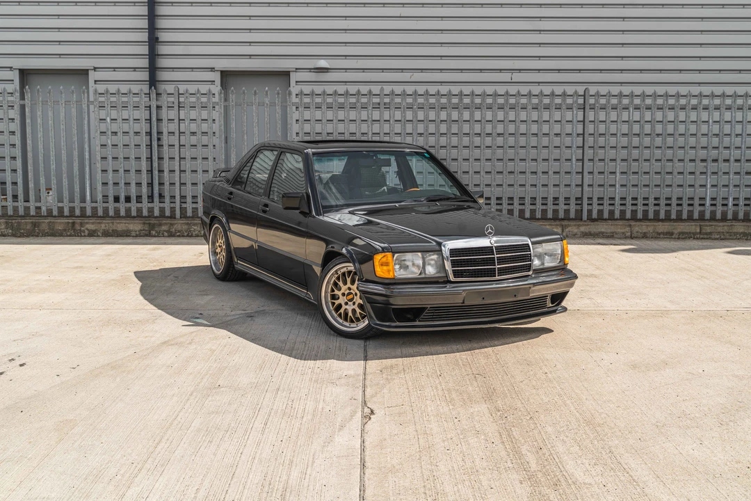 1989 Mercedes-Benz 190E 2.3-16 & 2.5-16 - Image 3 of 31