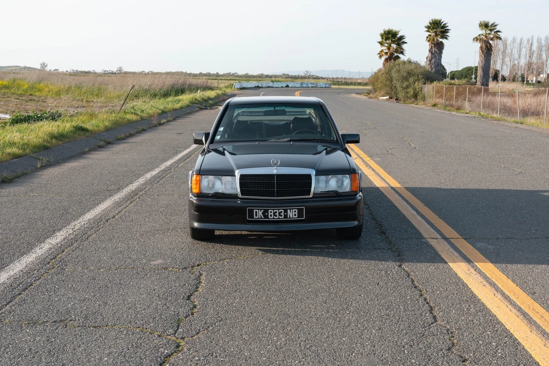 1989 Mercedes-Benz 190E 2.3-16 & 2.5-16 - Image 2 of 31