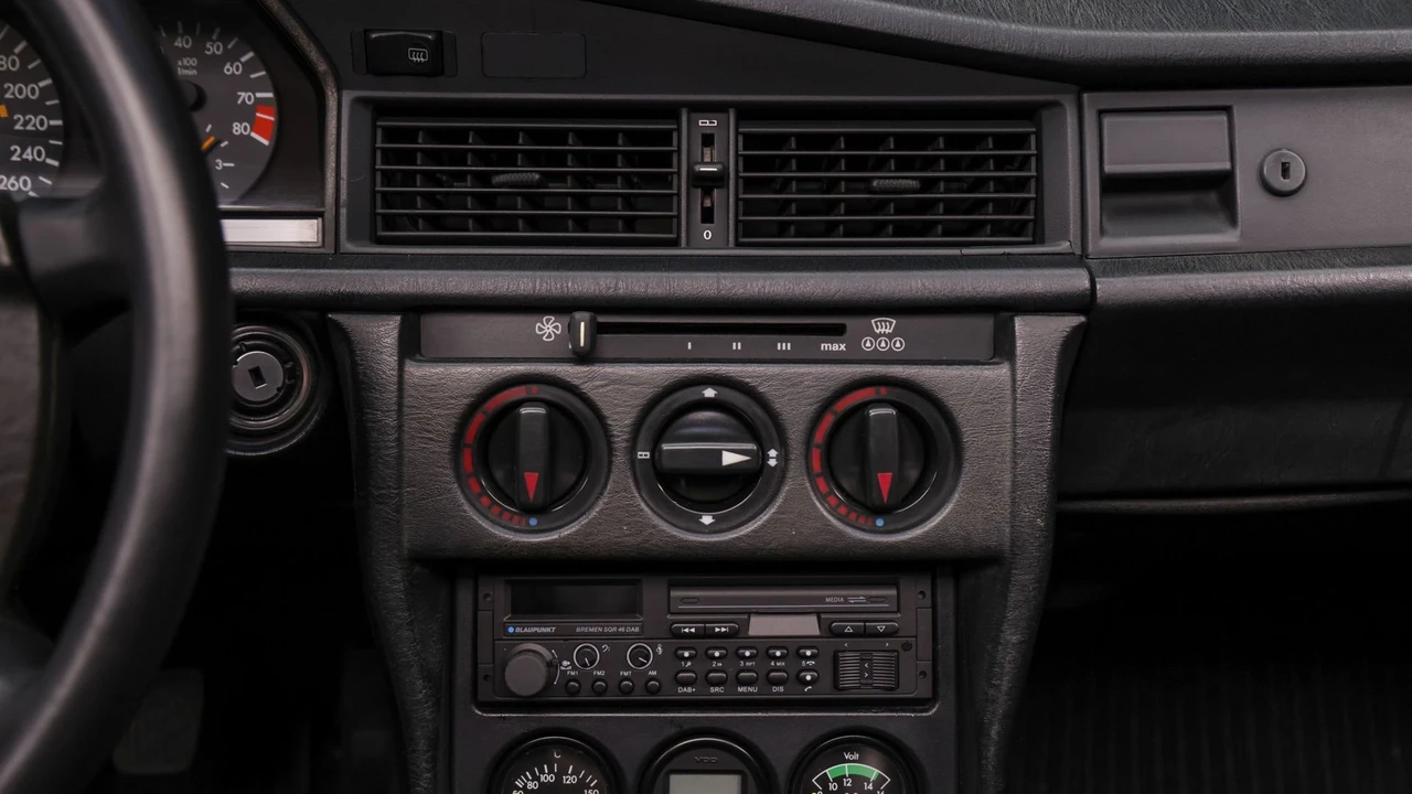 1989 Mercedes-Benz 190E 2.5-16 Evolution - Image 19 of 31