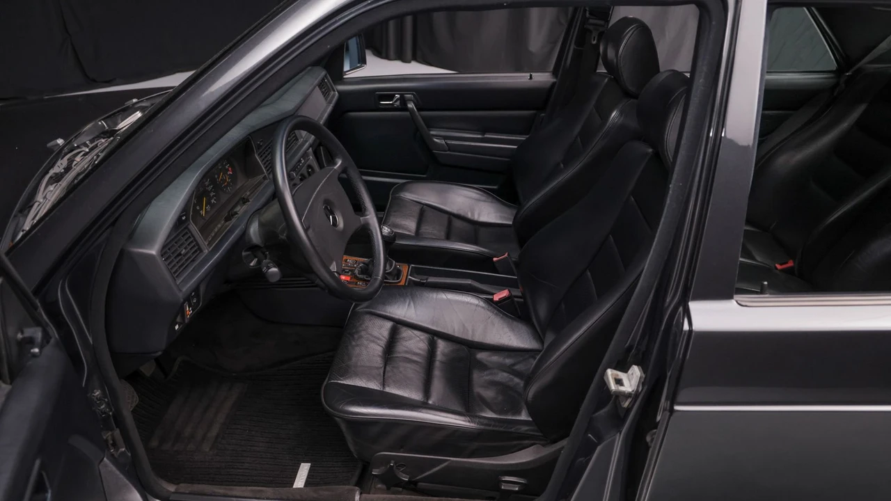 1989 Mercedes-Benz 190E 2.5-16 Evolution - Image 10 of 31