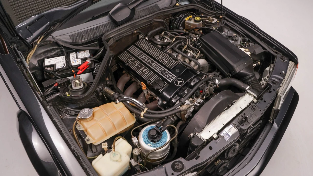 1989 Mercedes-Benz 190E 2.5-16 Evolution - Image 23 of 31