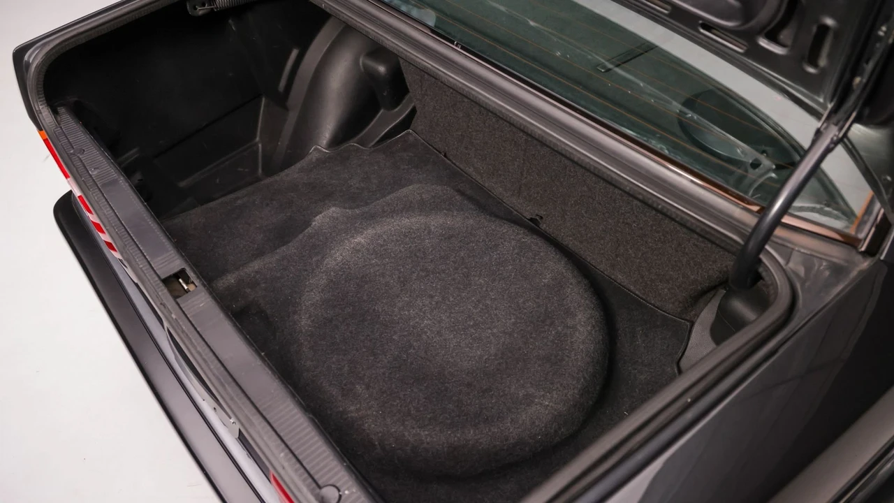 1989 Mercedes-Benz 190E 2.5-16 Evolution - Image 30 of 31