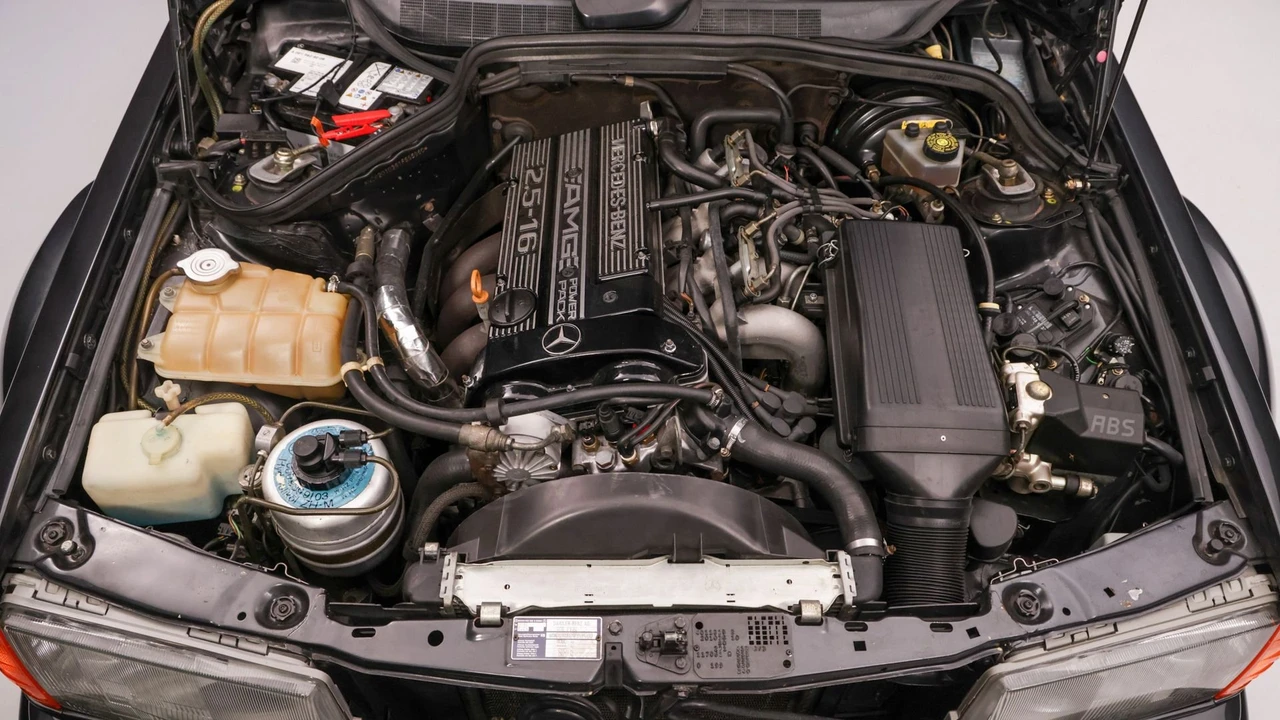 1989 Mercedes-Benz 190E 2.5-16 Evolution - Image 25 of 31