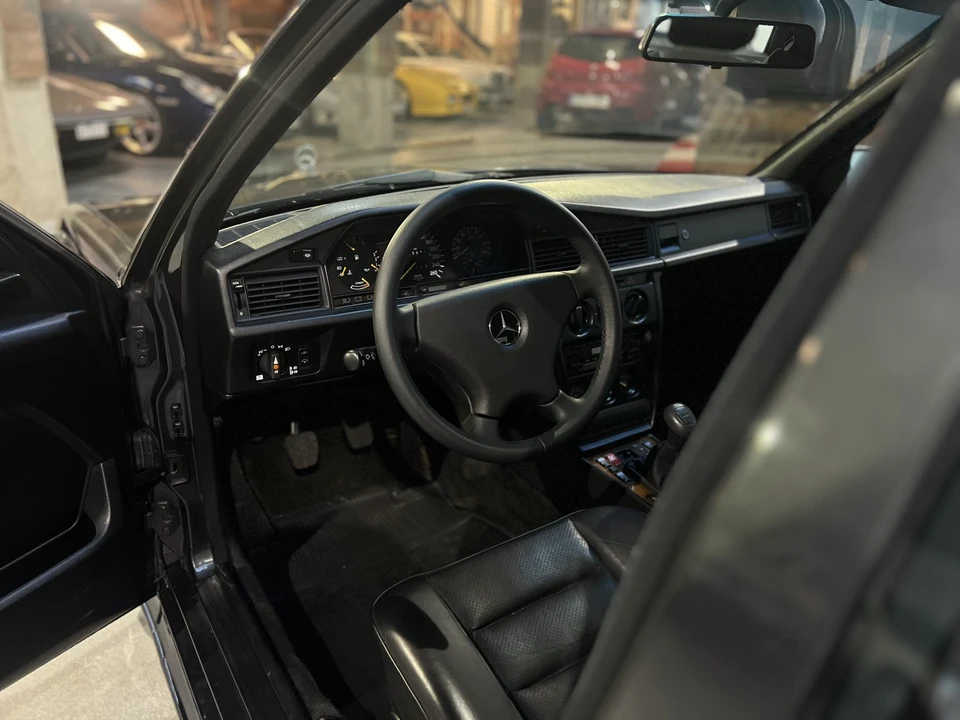 1989 Mercedes-Benz 190E 2.5-16 Evolution - Image 27 of 31