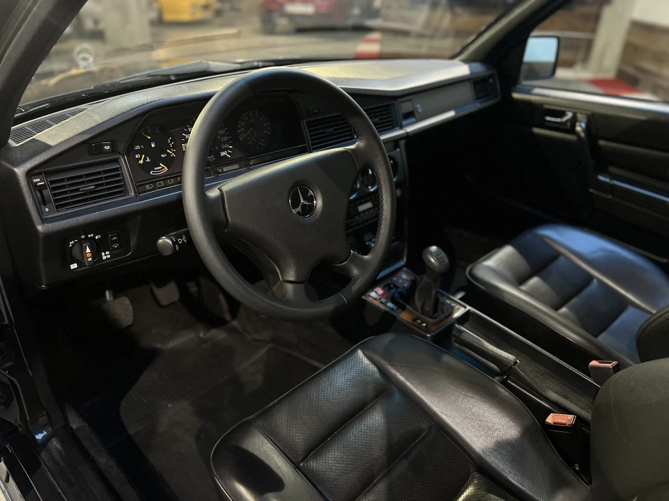 1989 Mercedes-Benz 190E 2.5-16 Evolution - Image 29 of 31