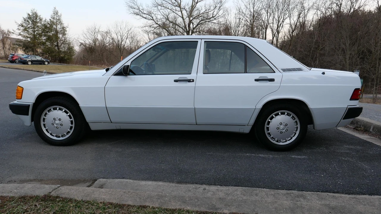 1989 Mercedes-Benz 190E - Image 3 of 31