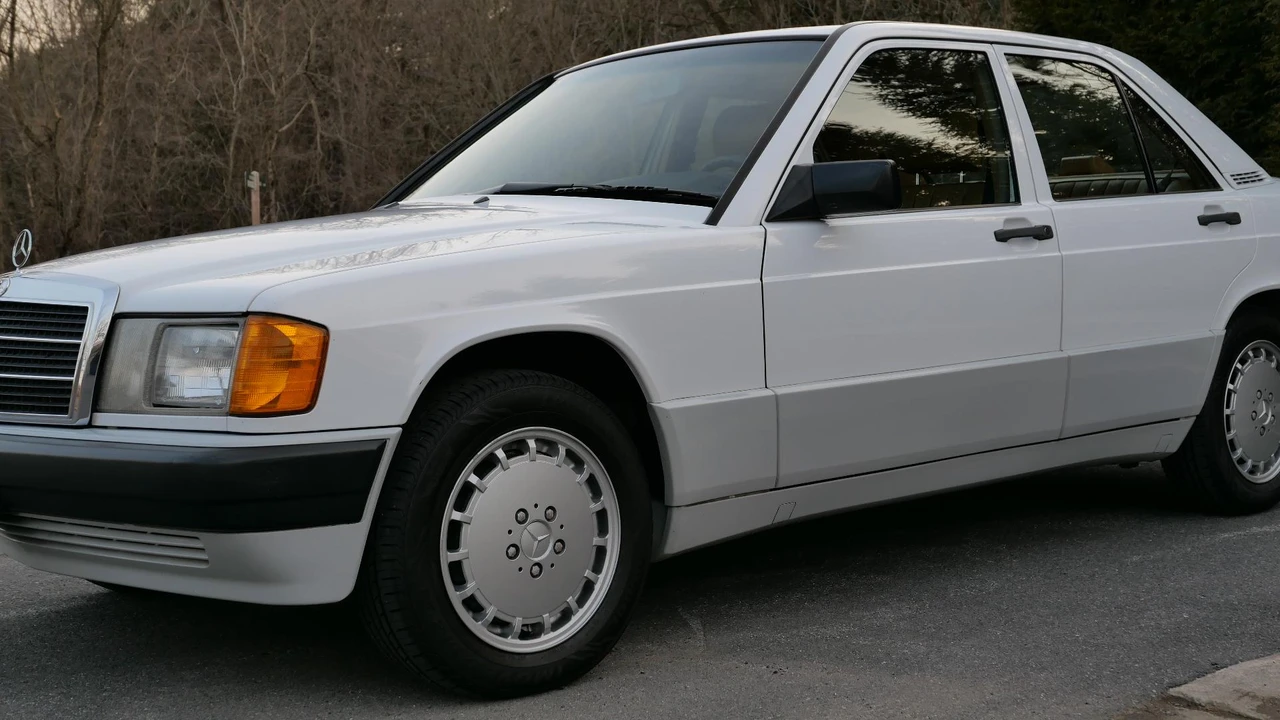 1989 Mercedes-Benz 190E - Image 24 of 31