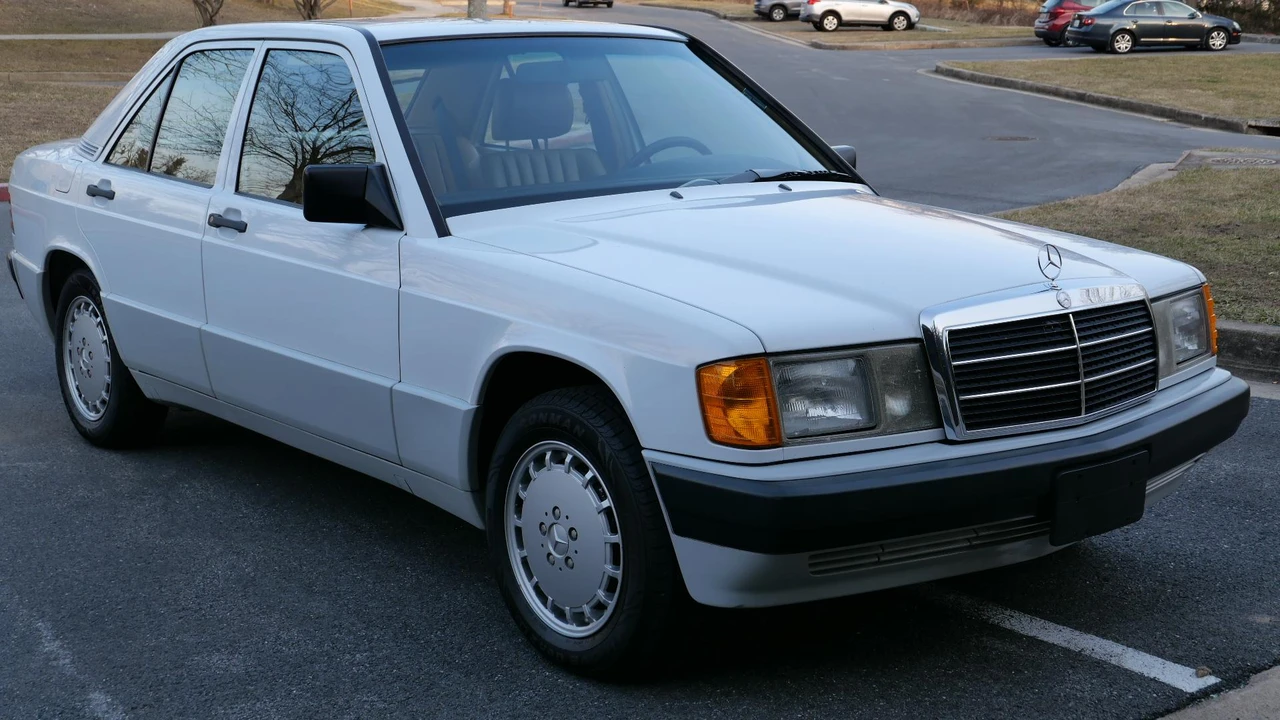1989 Mercedes-Benz 190E - Image 12 of 31