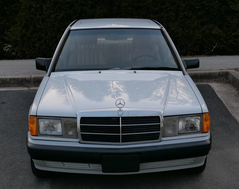 1989 Mercedes-Benz 190E - Image 8 of 31