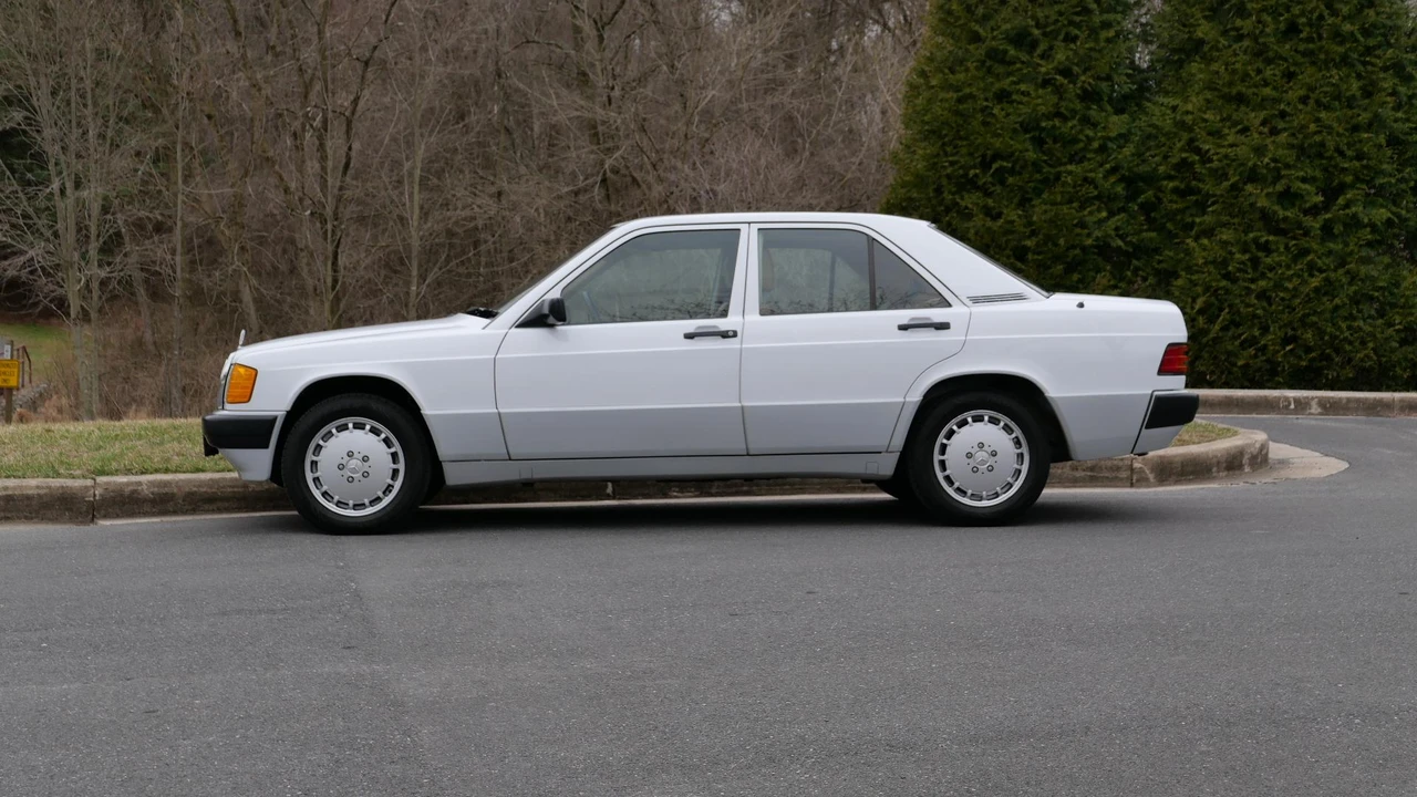 1989 Mercedes-Benz 190E - Image 4 of 31