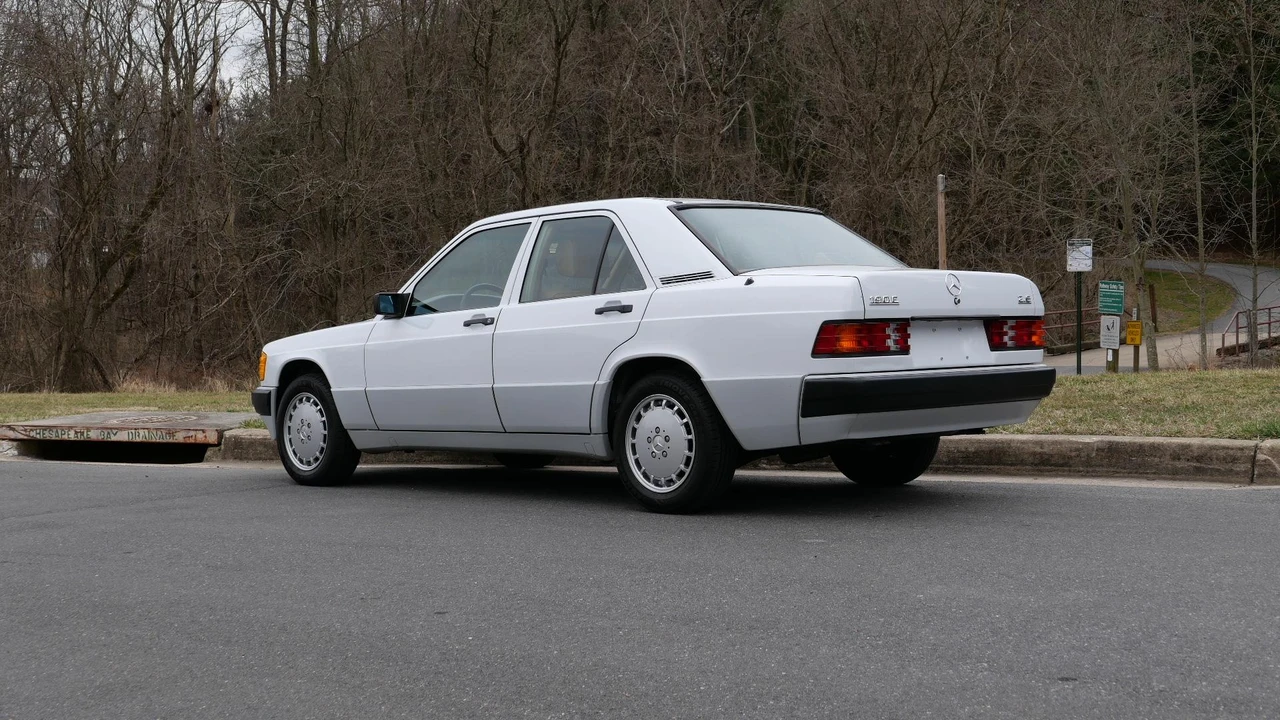 1989 Mercedes-Benz 190E - Image 19 of 31