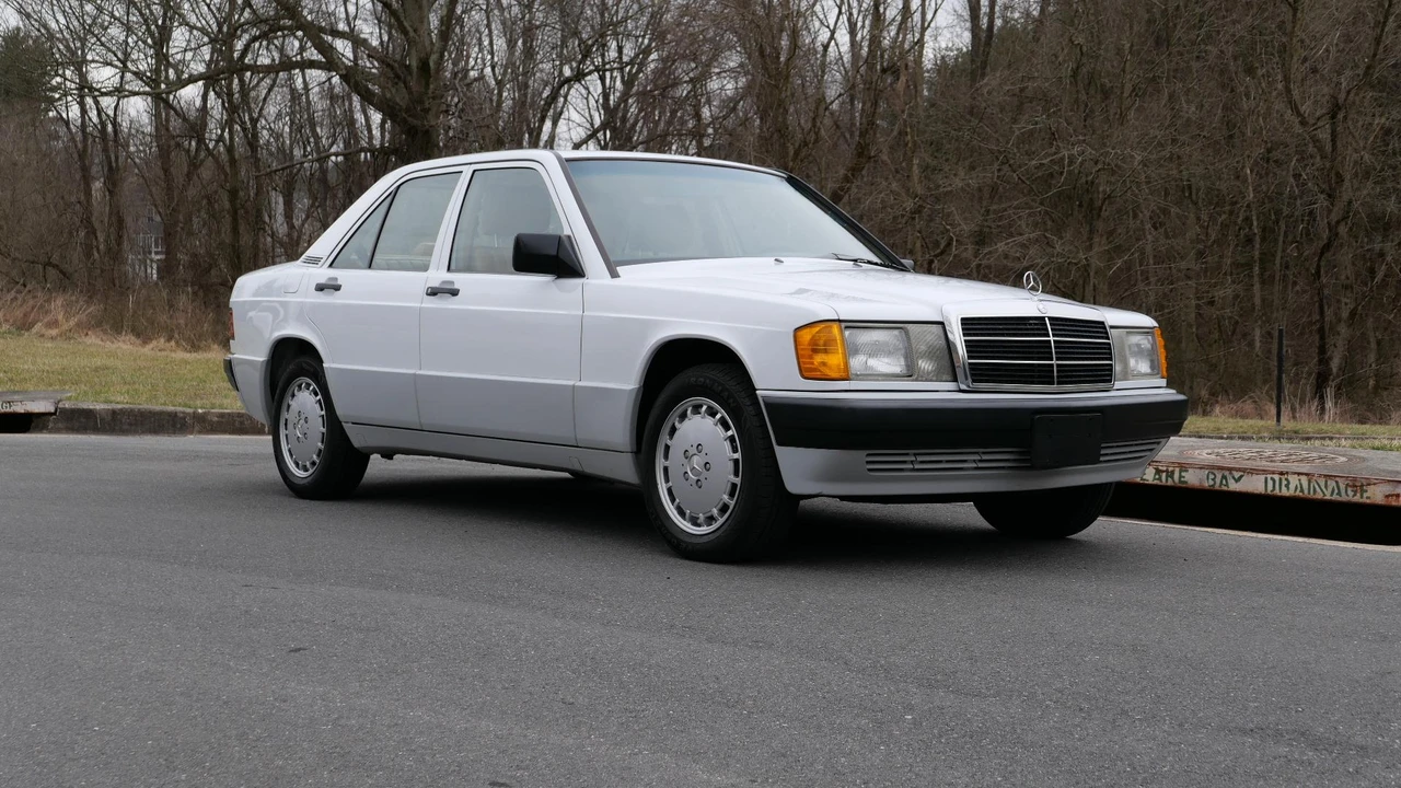 1989 Mercedes-Benz 190E - Image 10 of 31