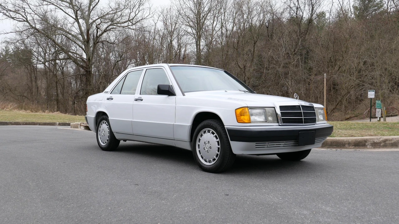 1989 Mercedes-Benz 190E - Image 11 of 31
