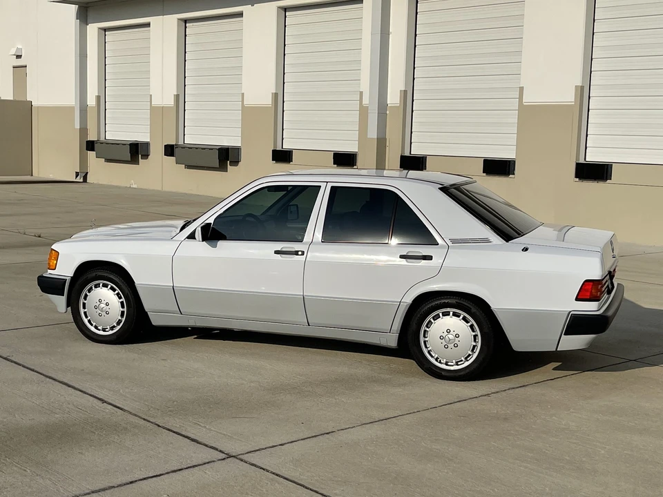 1989 Mercedes-Benz 190E - Image 19 of 31
