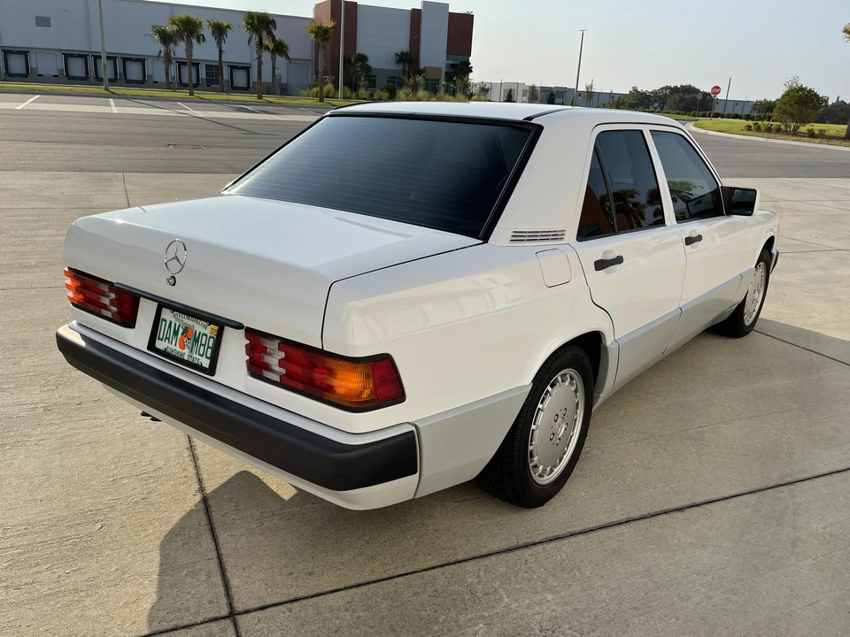 1989 Mercedes-Benz 190E - Image 13 of 31