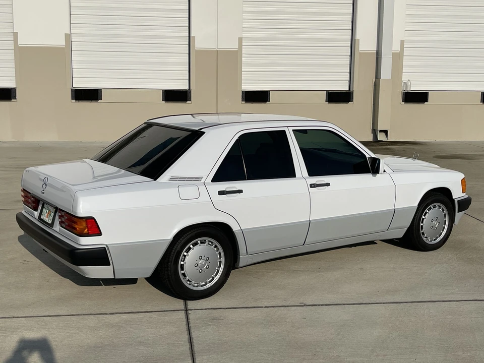 1989 Mercedes-Benz 190E - Image 12 of 31