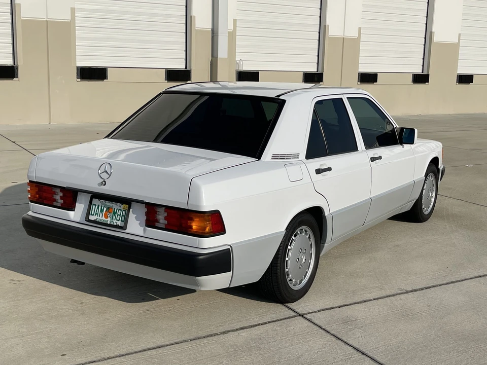 1989 Mercedes-Benz 190E - Image 14 of 31