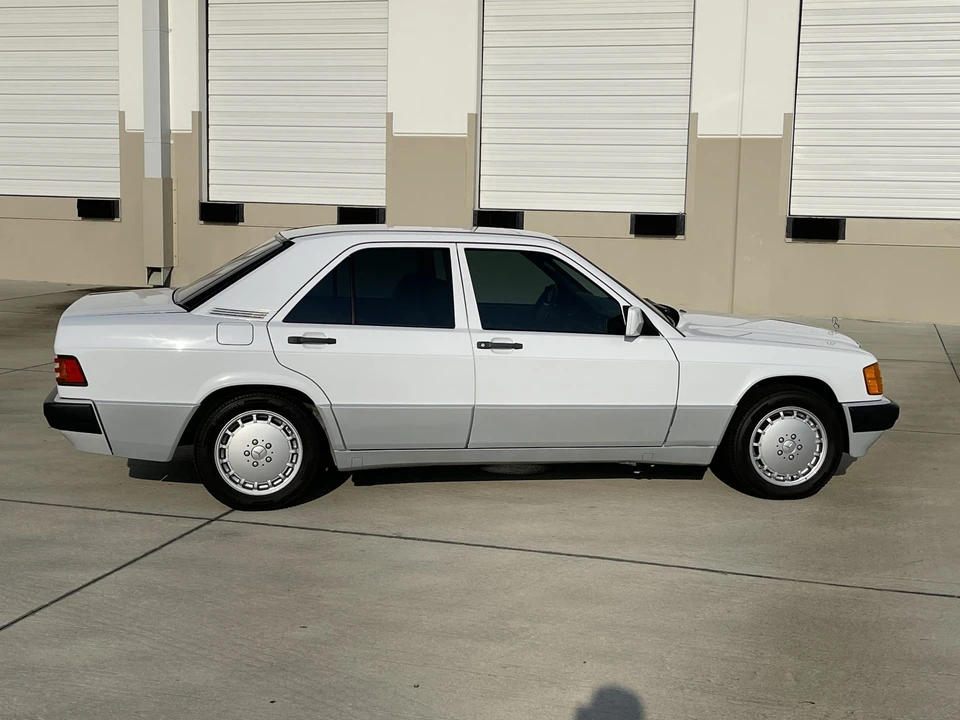 1989 Mercedes-Benz 190E - Image 11 of 31