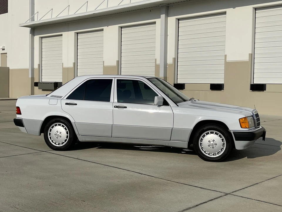 1989 Mercedes-Benz 190E - Image 9 of 31