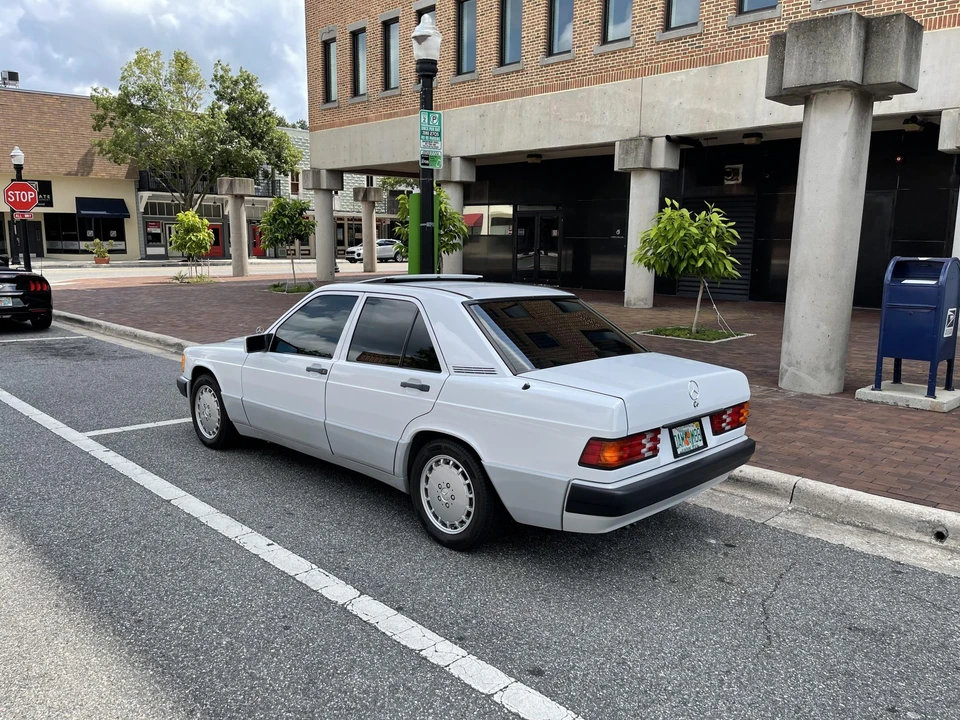 1989 Mercedes-Benz 190E - Image 26 of 31