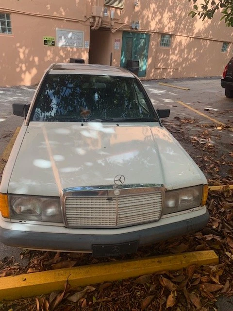 1989 Mercedes-Benz 190E - Image 2 of 9