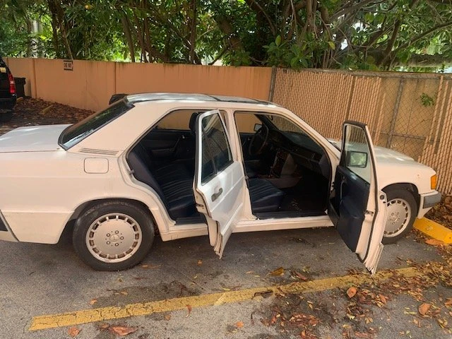 1989 Mercedes-Benz 190E - Image 4 of 9