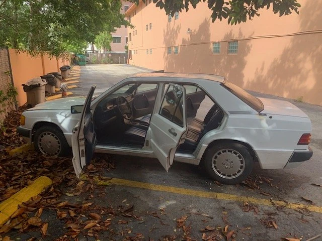 1989 Mercedes-Benz 190E - Image 5 of 9
