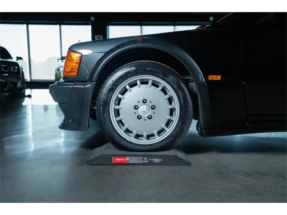 1989 Mercedes-Benz 190E - Image 5 of 31