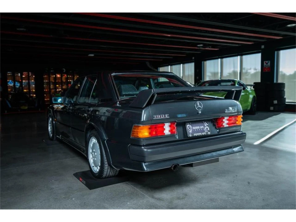 1989 Mercedes-Benz 190E - Image 10 of 31