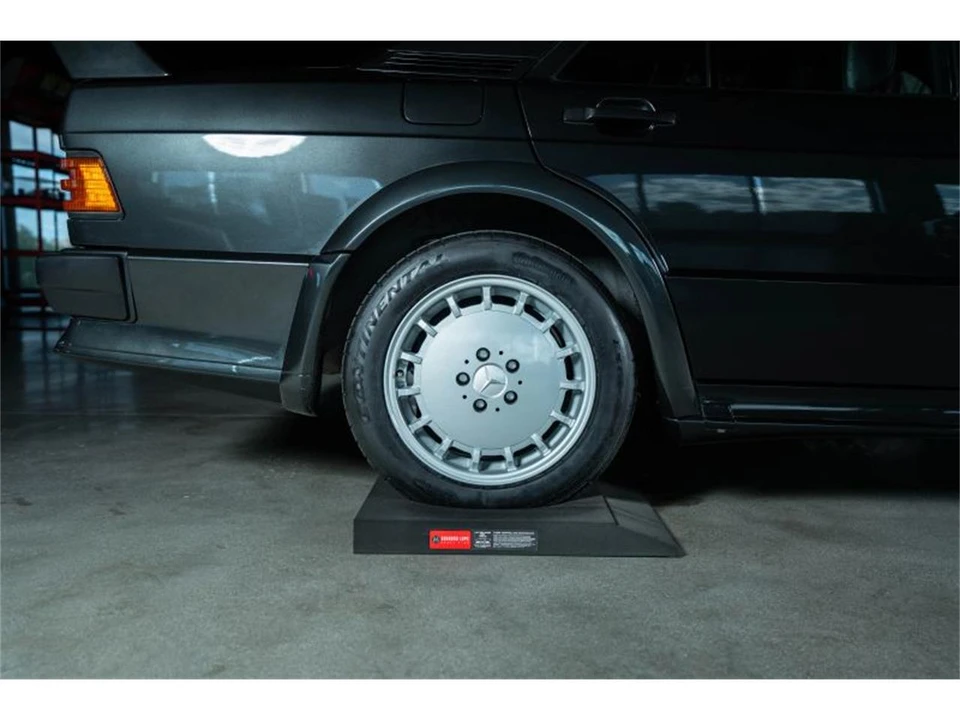 1989 Mercedes-Benz 190E - Image 18 of 31