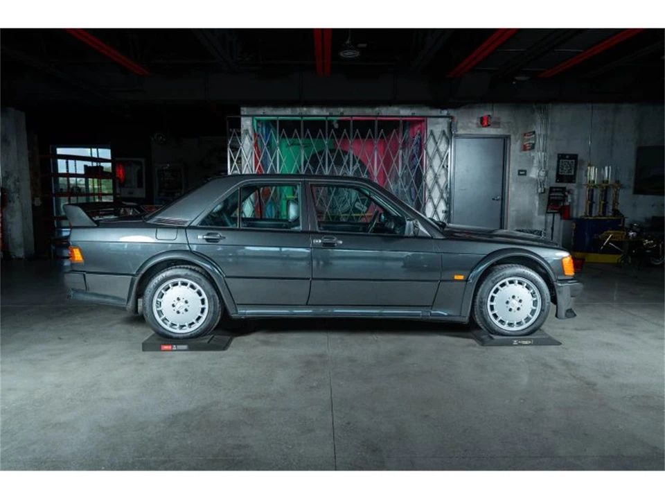 1989 Mercedes-Benz 190E - Image 19 of 31