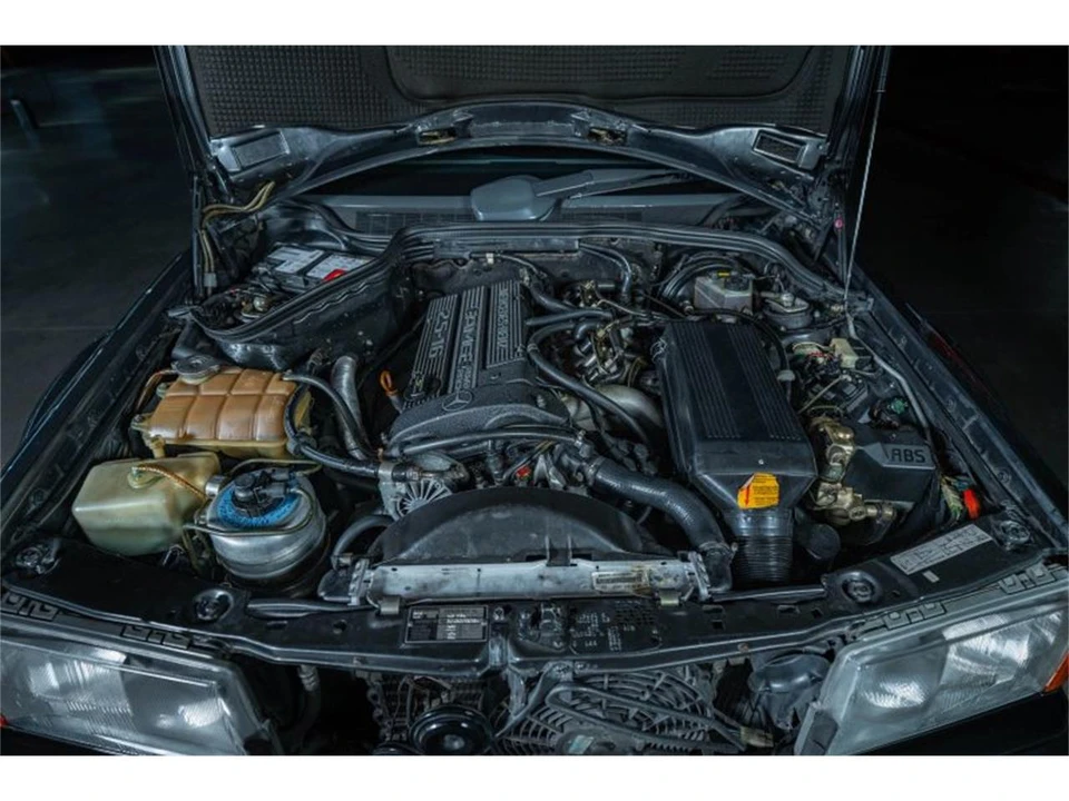 1989 Mercedes-Benz 190E - Image 24 of 31