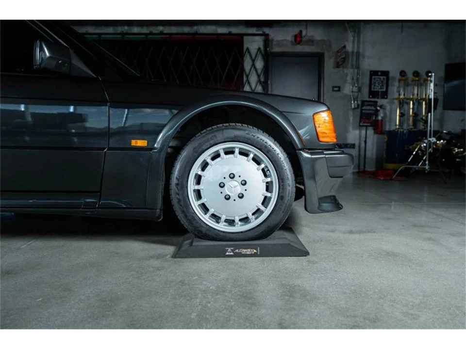 1989 Mercedes-Benz 190E - Image 20 of 31