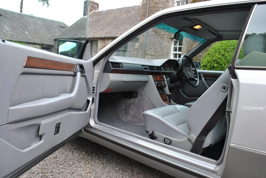 1989 Mercedes-Benz W124 E-Class - Image 12 of 30