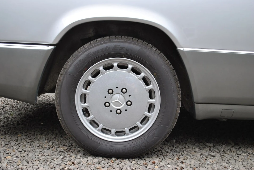 1989 Mercedes-Benz W124 E-Class - Image 9 of 30