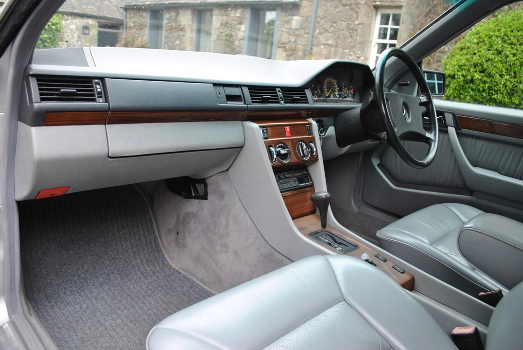 1989 Mercedes-Benz W124 E-Class - Image 14 of 30