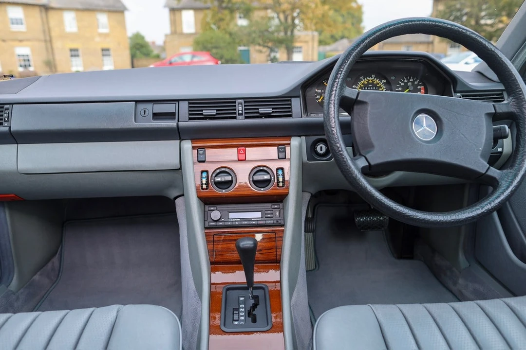 1989 Mercedes-Benz W124 E-Class - Image 2 of 30