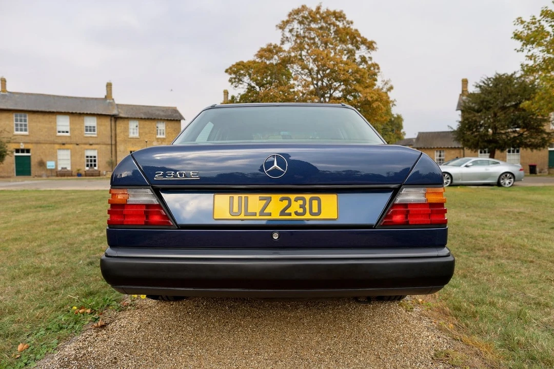1989 Mercedes-Benz W124 E-Class - Image 13 of 30