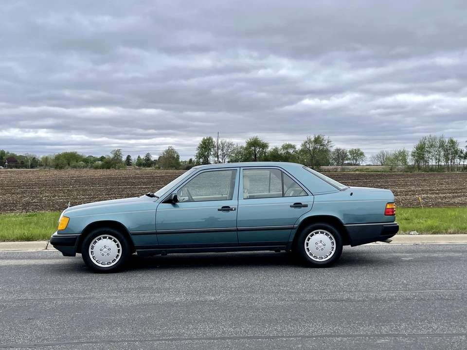 1989 Mercedes-Benz W124 E-Class - Image 27 of 31
