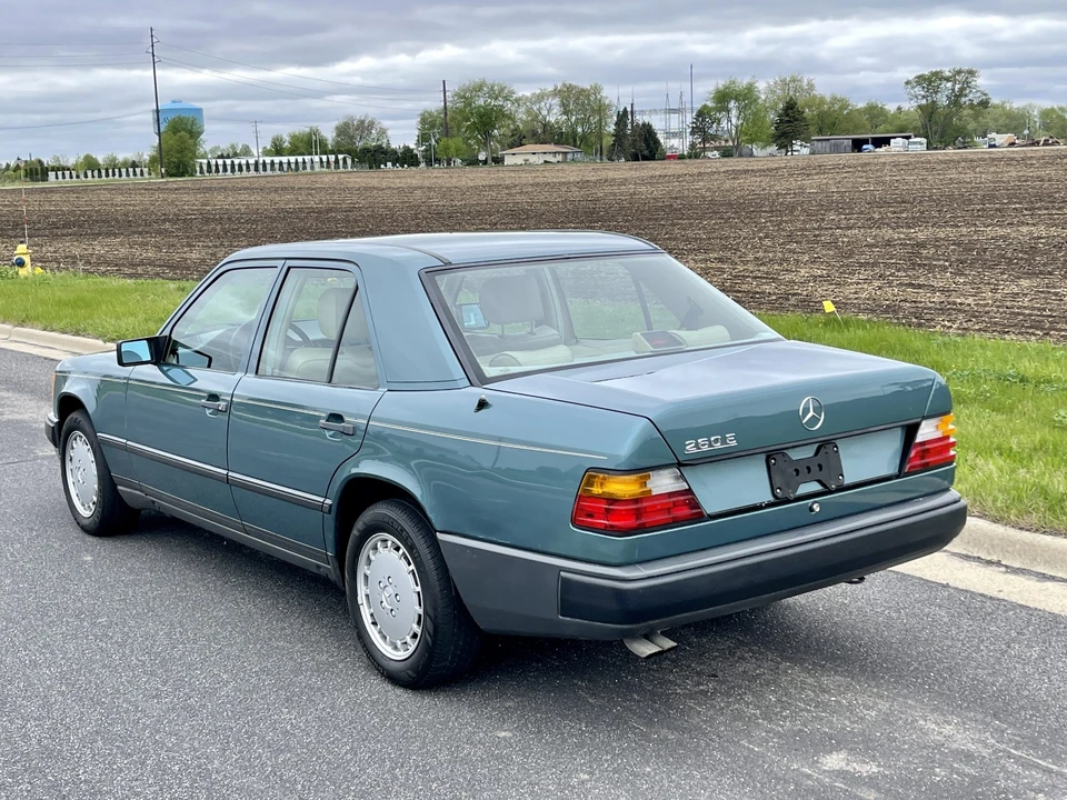1989 Mercedes-Benz W124 E-Class - Image 24 of 31