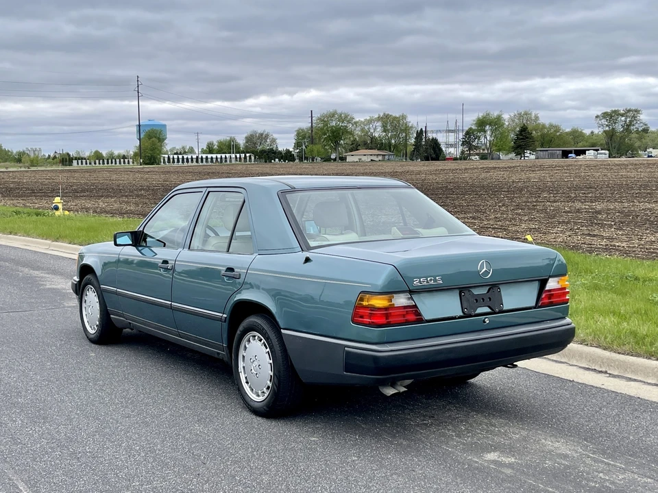 1989 Mercedes-Benz W124 E-Class - Image 23 of 31